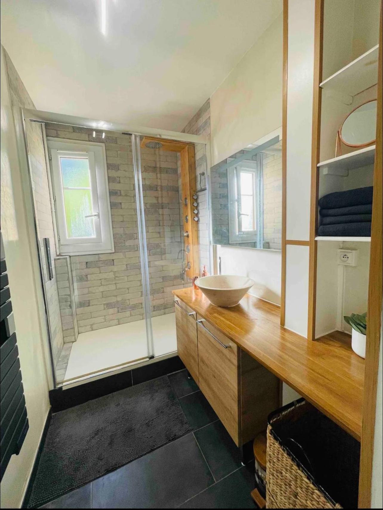 Modern 2 Bedroom Apartment Near Paris Metro, Giant Flat Screen Tv 85 Inches, Balcony, Free Parking Ivry-sur-Seine Extérieur photo