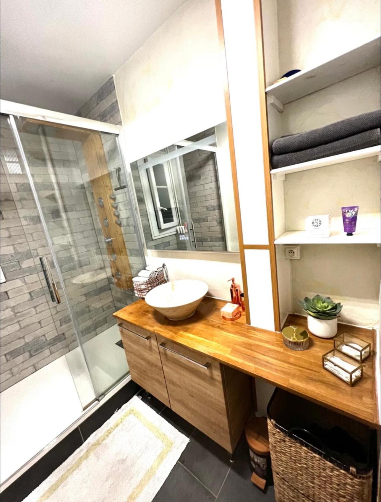 Modern 2 Bedroom Apartment Near Paris Metro, Giant Flat Screen Tv 85 Inches, Balcony, Free Parking Ivry-sur-Seine Extérieur photo