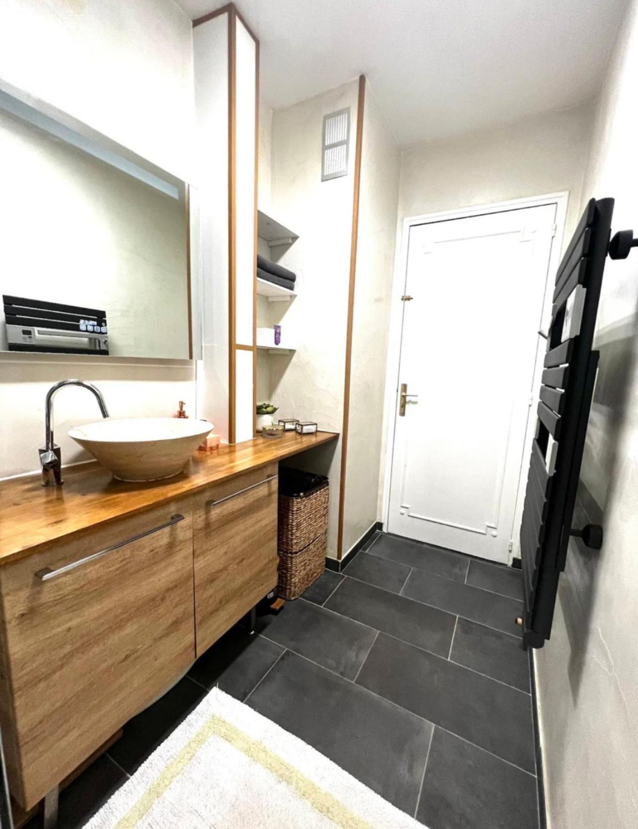Modern 2 Bedroom Apartment Near Paris Metro, Giant Flat Screen Tv 85 Inches, Balcony, Free Parking Ivry-sur-Seine Extérieur photo